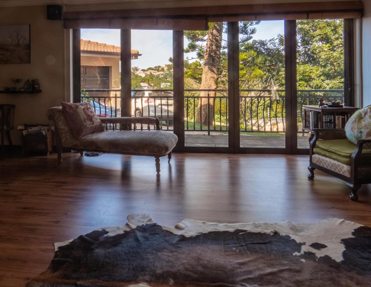 Ekhaya Guest House Баллито Экстерьер фото