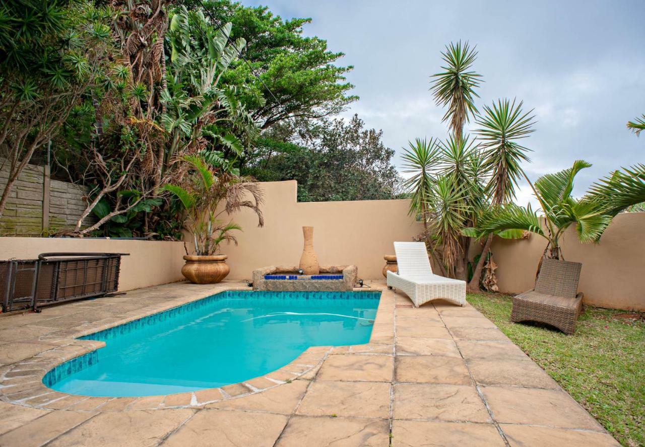 Ekhaya Guest House Баллито Экстерьер фото