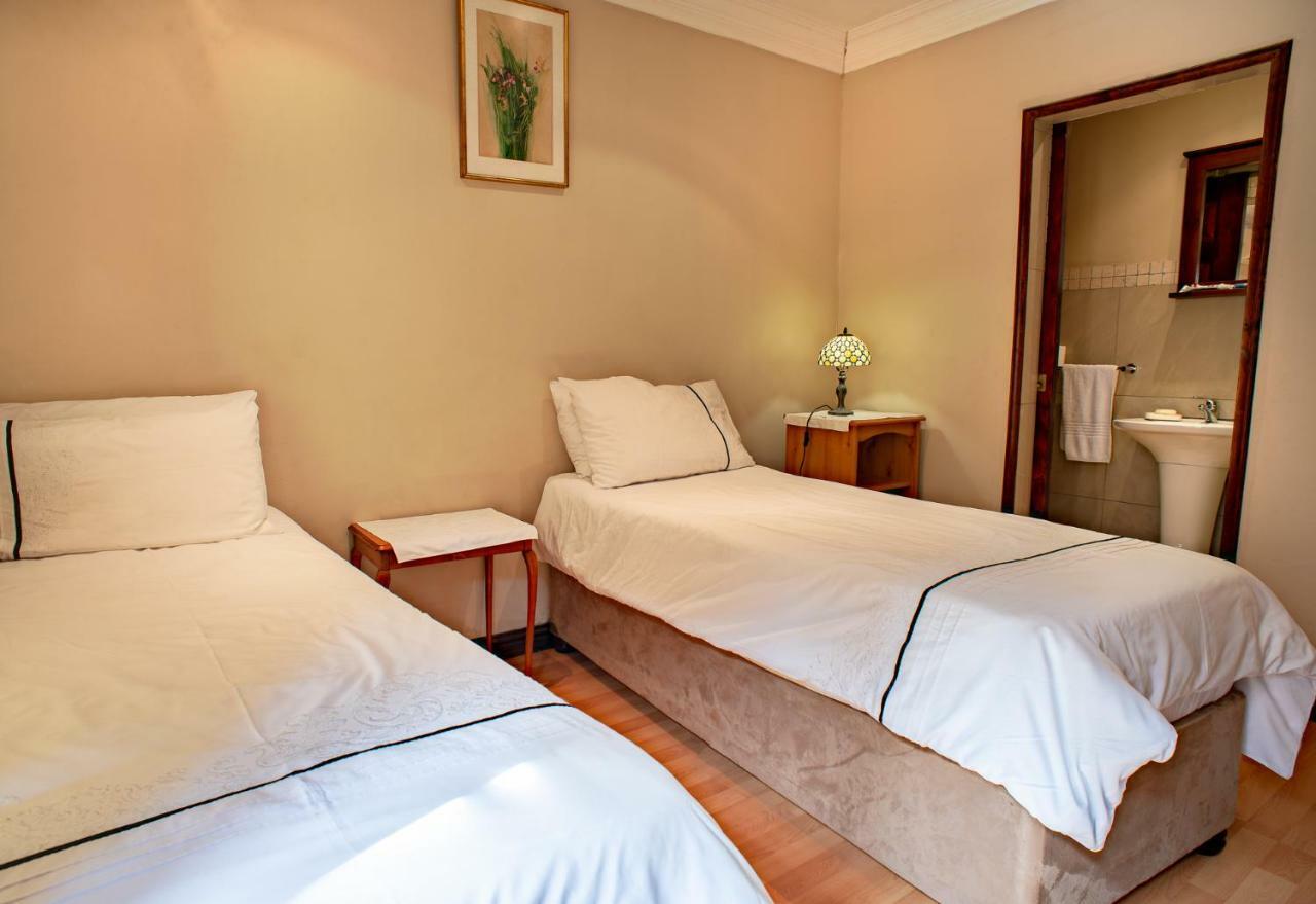 Ekhaya Guest House Баллито Экстерьер фото